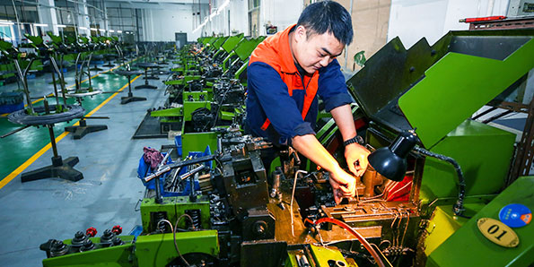 精密冷鐓機(jī)