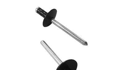 鋼板材料夾層的彩色鉚釘鉚接試驗